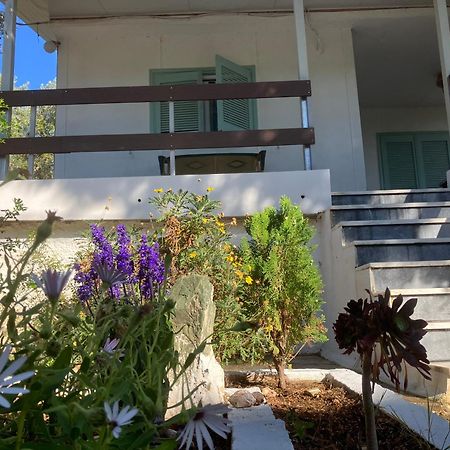 Kokos Traditional Family House Sounion Exterior photo